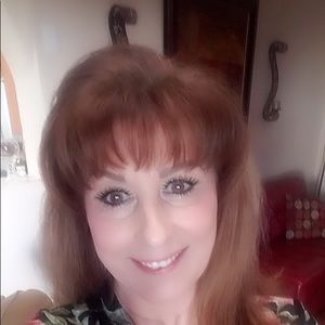 Meet your Posher, Deborah